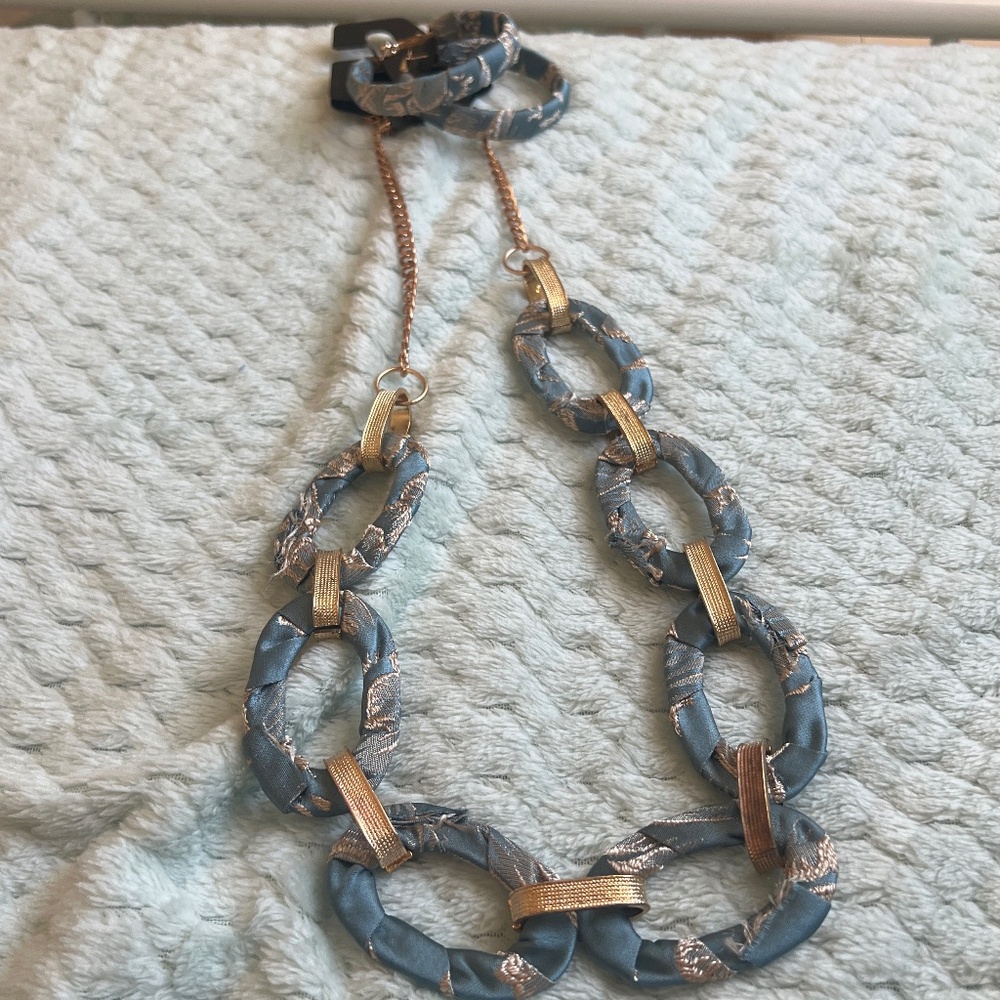 NEW Blue Satin/Gold Jewelry Set